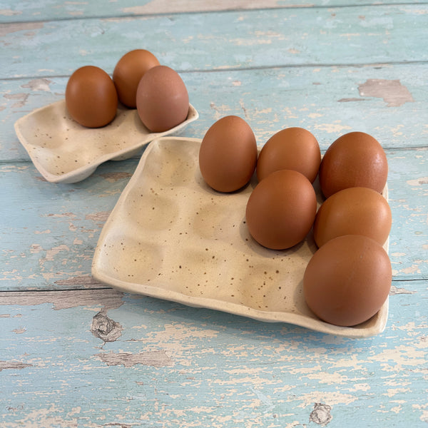 White Egg Tray, Holds 6 Eggs