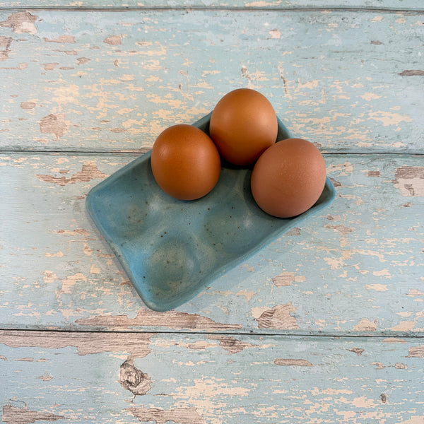 Blue Egg Tray, Holds 6 Eggs