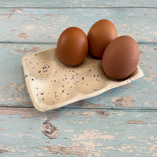White with Purple Speckles Egg Tray, Holds 6 Eggs