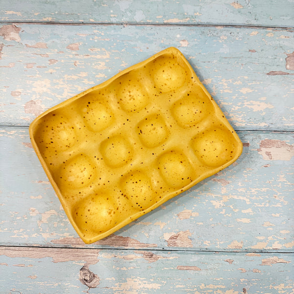 Yellow Egg Tray, Holds 12 Eggs